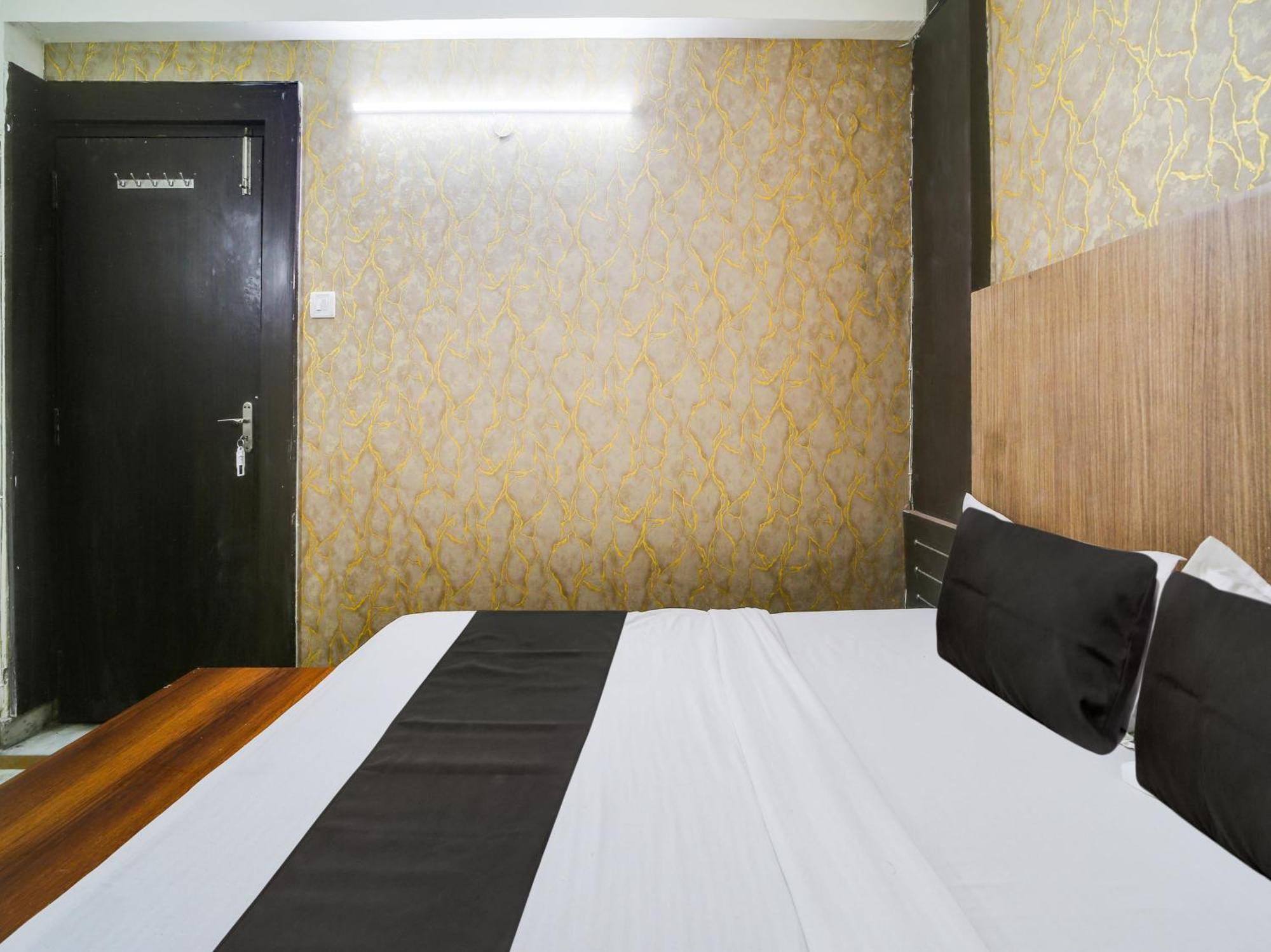 Super Hotel O The Surbhi Bhopal Exterior foto